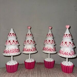 Cupcakes & Cashmere Valentines trees